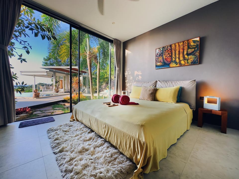 Photo of the whole room, Bedroom