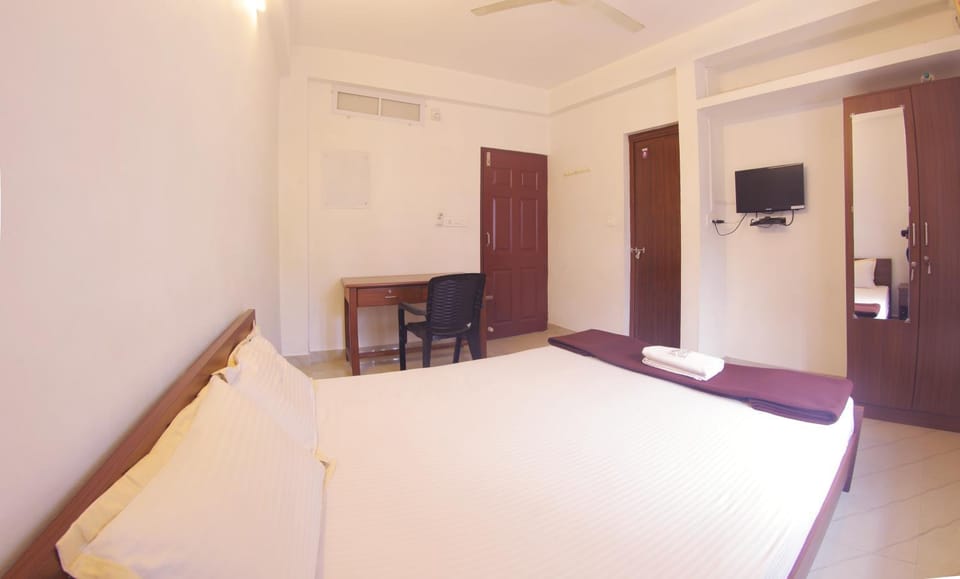 Bed, Other, Photo of the whole room, Business facilities, Decorative detail, Bedroom