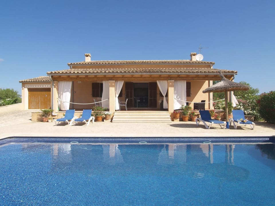 Property building, Swimming pool, Swimming pool
