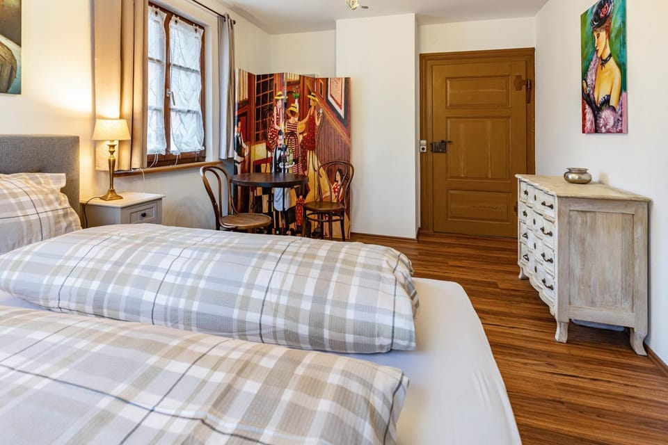 Living room, Bedroom