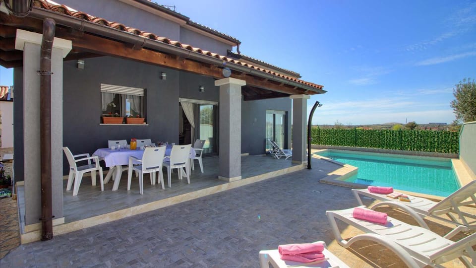 Charming Villa Verde with private pool in Pula, extra POOL HEATING by WiiBuk Villa in Pula