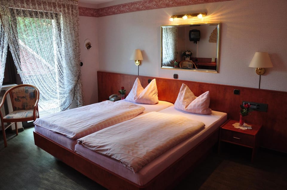Bed, Photo of the whole room