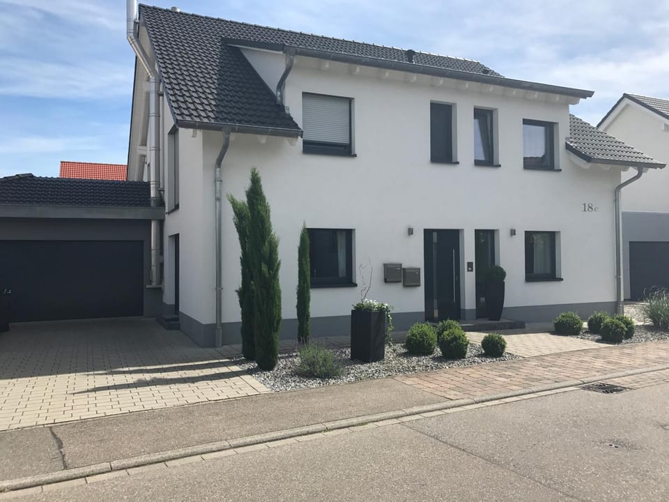 Property building, Facade/entrance