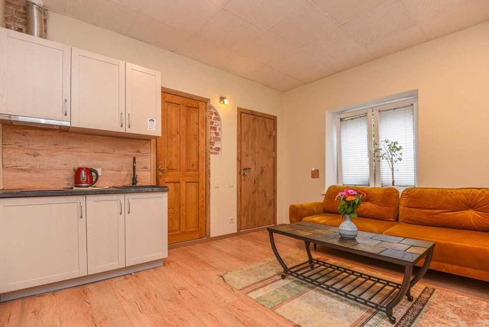 Kitchen or kitchenette, Living room