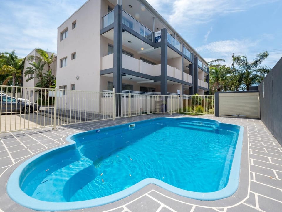 Swimming pool, Swimming pool