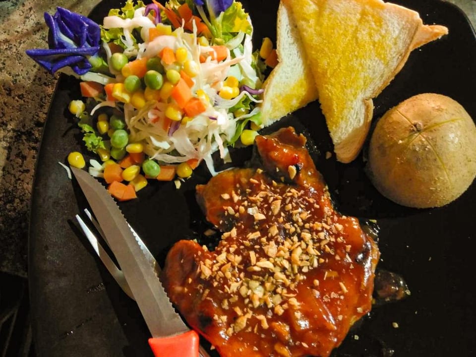 BBQ facilities, Food and drinks, Food