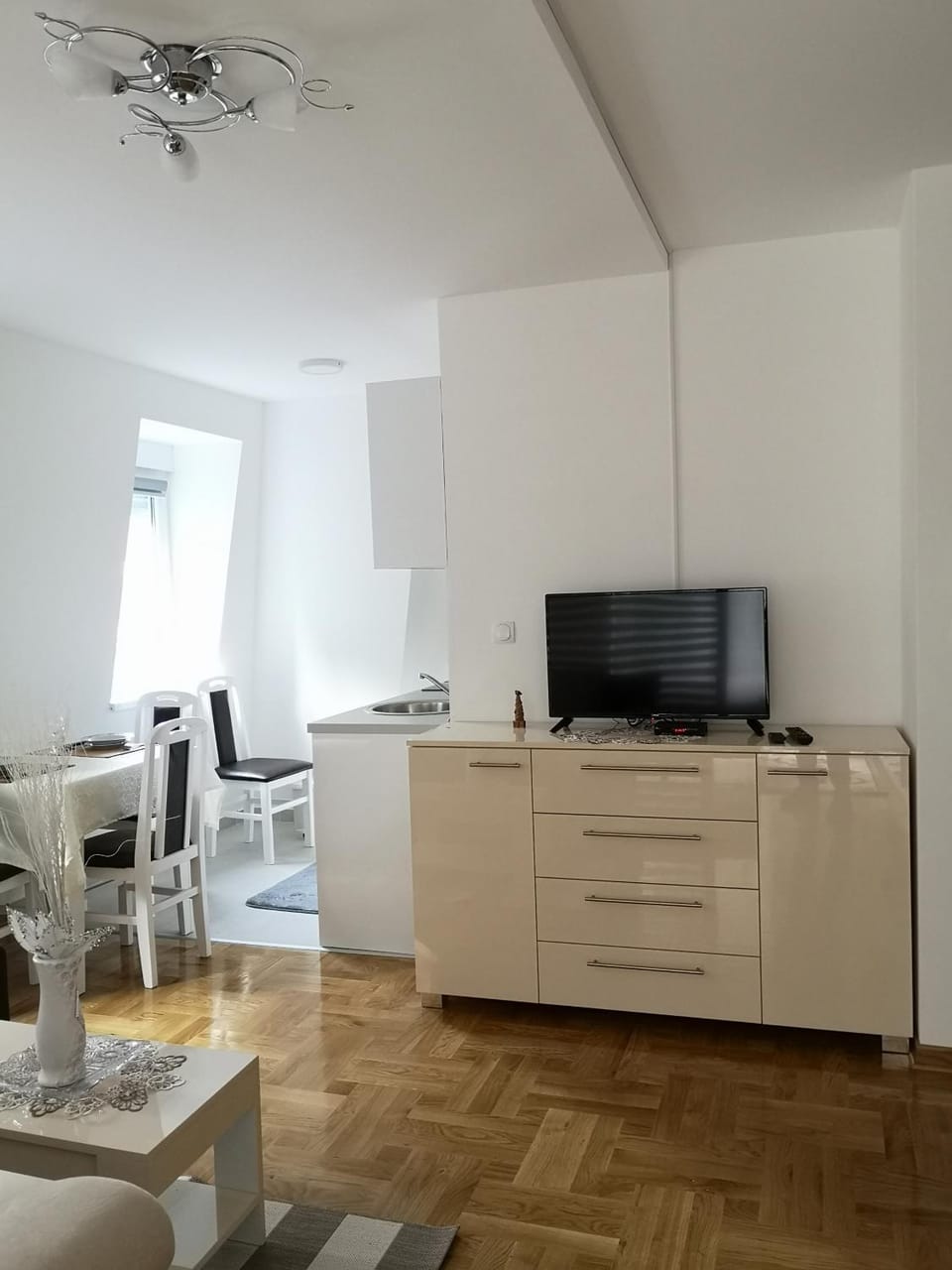 TV and multimedia, Living room, Seating area