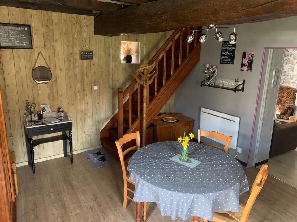 Kitchen or kitchenette, kitchen