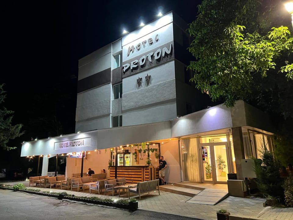 Property building, Communal lounge/ TV room, Night, Balcony/Terrace, Evening entertainment
