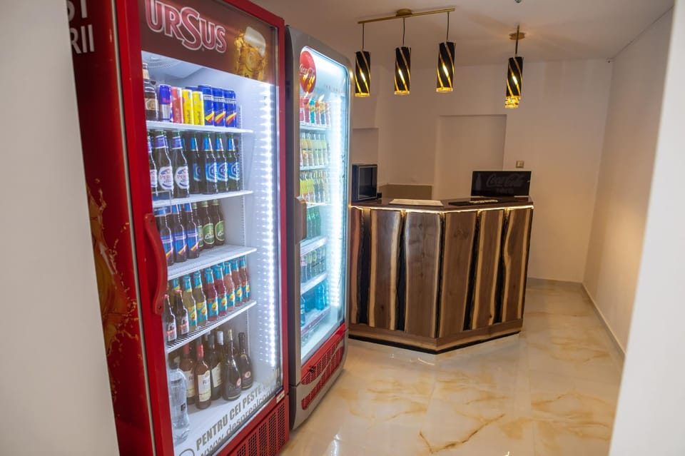 Lounge or bar, Drinks