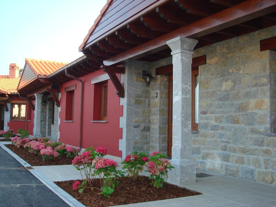 Facade/entrance, Spring