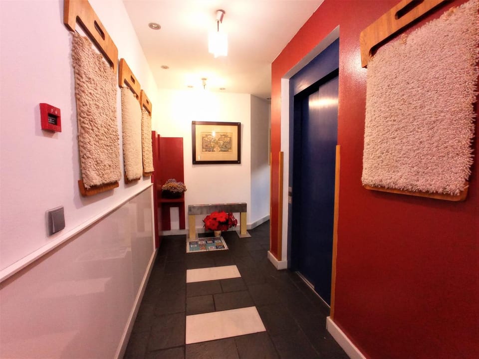 Lobby or reception, elevator, acessibility