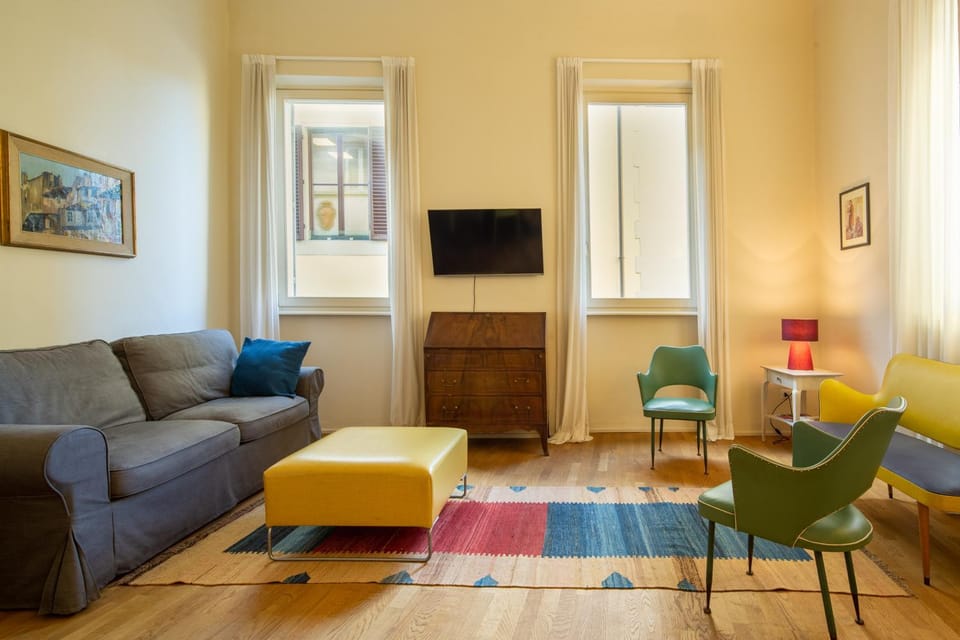 TV and multimedia, Living room, Seating area