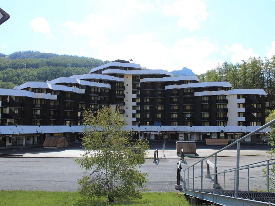 Studio avec Coin Montagne, 100m des Pistes et Commerces, 4 Couchages - Vars Les Claux - FR-1-330B-81 Apartment in Provence-Alpes-Côte d'Azur