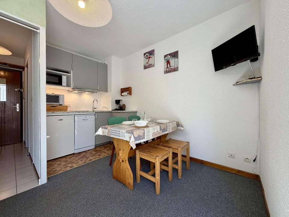 Studio avec Coin Montagne, 100m des Pistes et Commerces, 4 Couchages - Vars Les Claux - FR-1-330B-81 Apartment in Provence-Alpes-Côte d'Azur