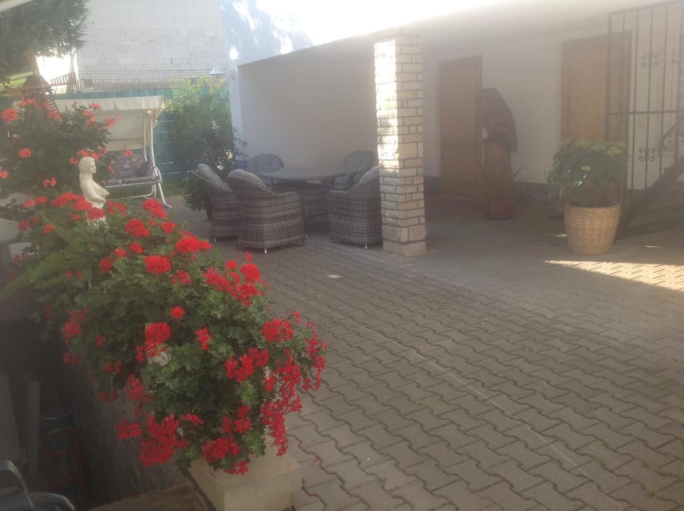 Patio, Facade/entrance, Balcony/Terrace