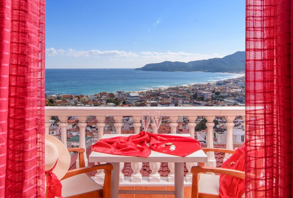 Day, Natural landscape, Balcony/Terrace, Sea view