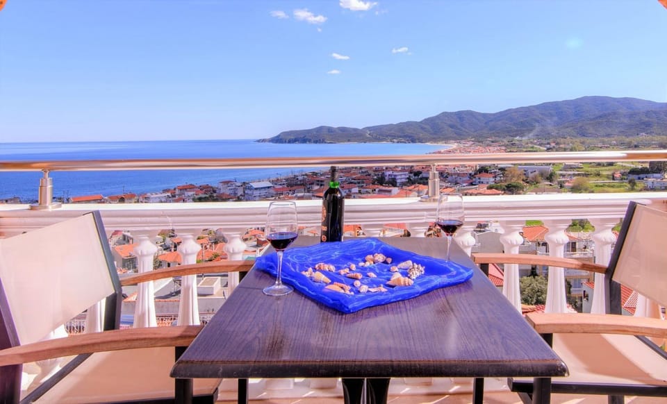 Natural landscape, Balcony/Terrace, Sea view