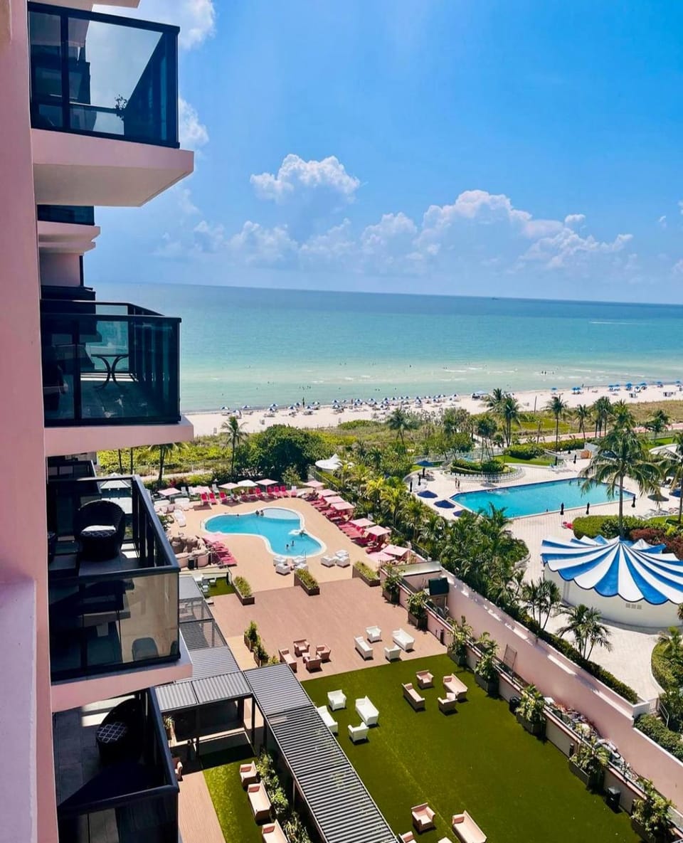 Balcony/Terrace, Beach, Pool view, Swimming pool