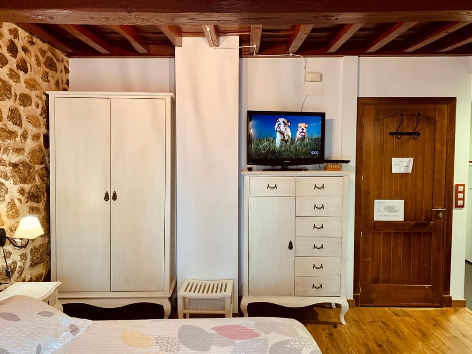 Communal lounge/ TV room, TV and multimedia