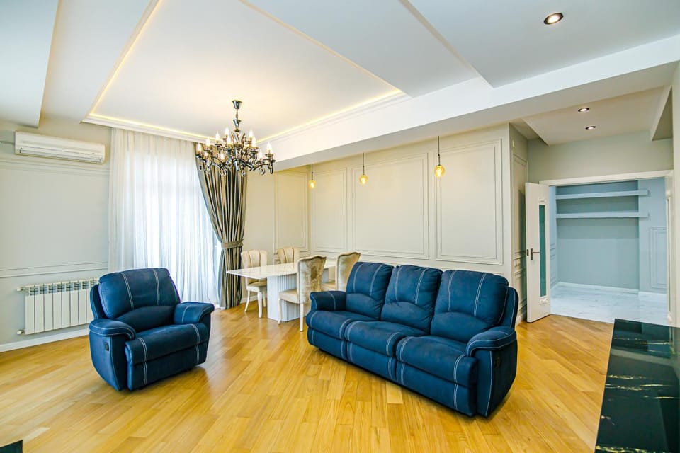 Living room, Seating area, internet
