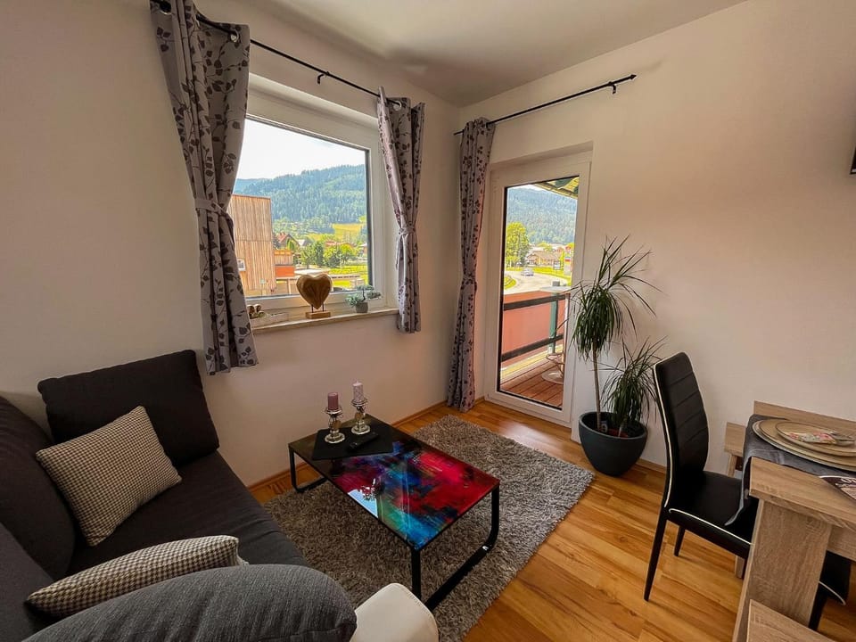 Balcony/Terrace, Living room, Seating area, Dining area