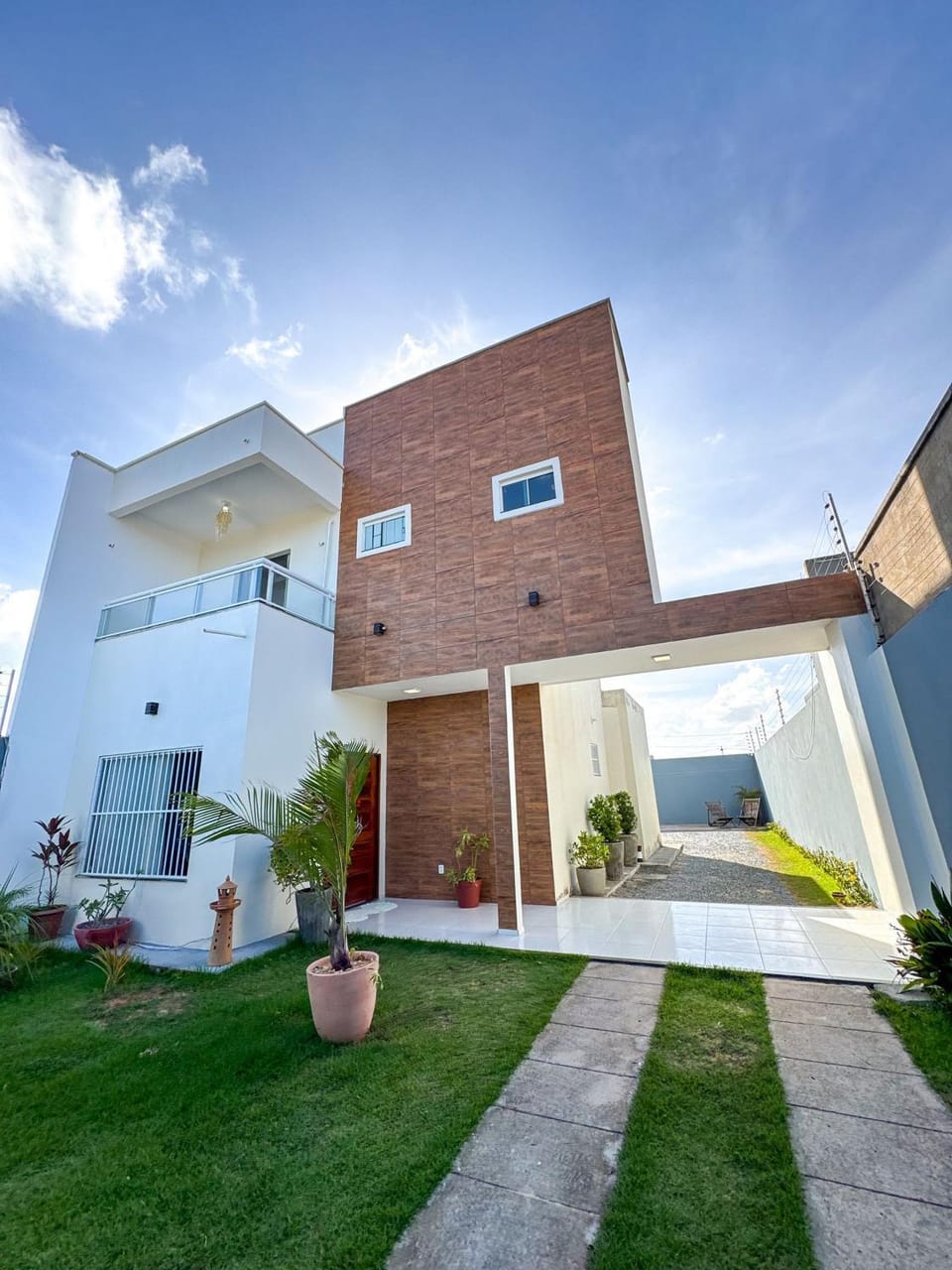 Property building, Garden, Parking