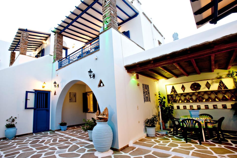 Patio, Facade/entrance