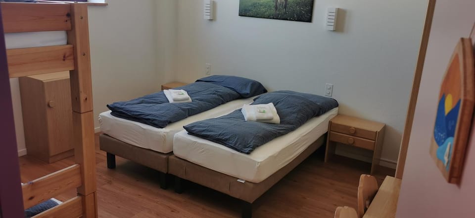 Bed, Bedroom, bunk bed