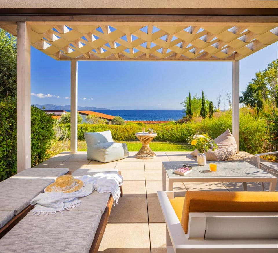 Patio, Balcony/Terrace, Seating area, Sea view, sunbed