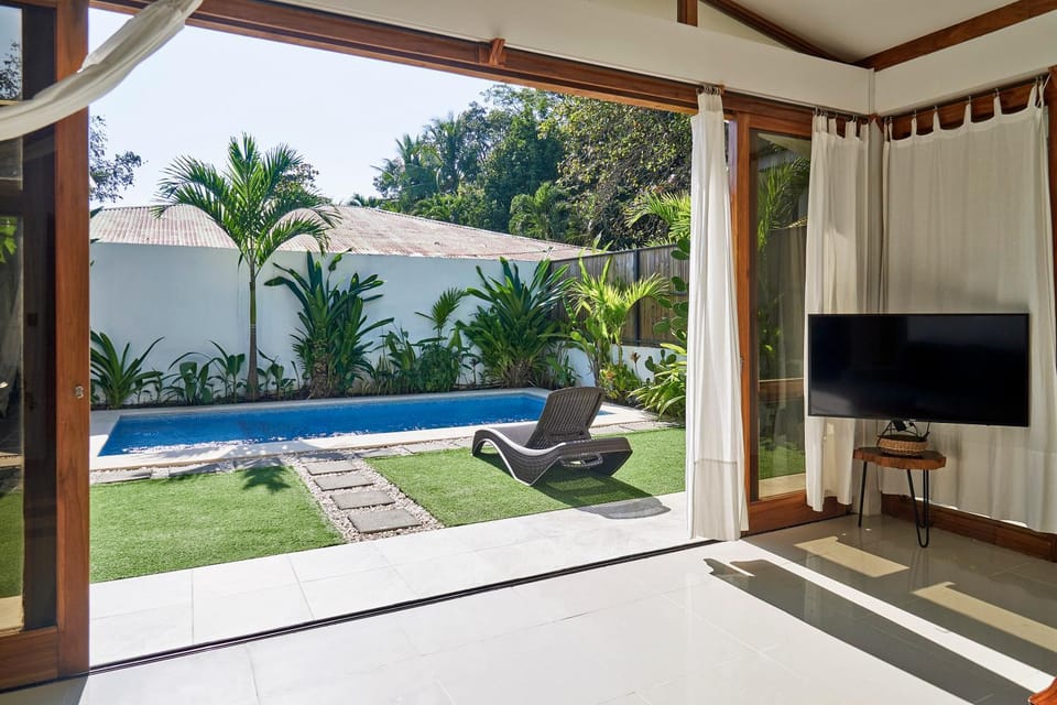 TV and multimedia, Garden view, Pool view, Swimming pool, sunbed