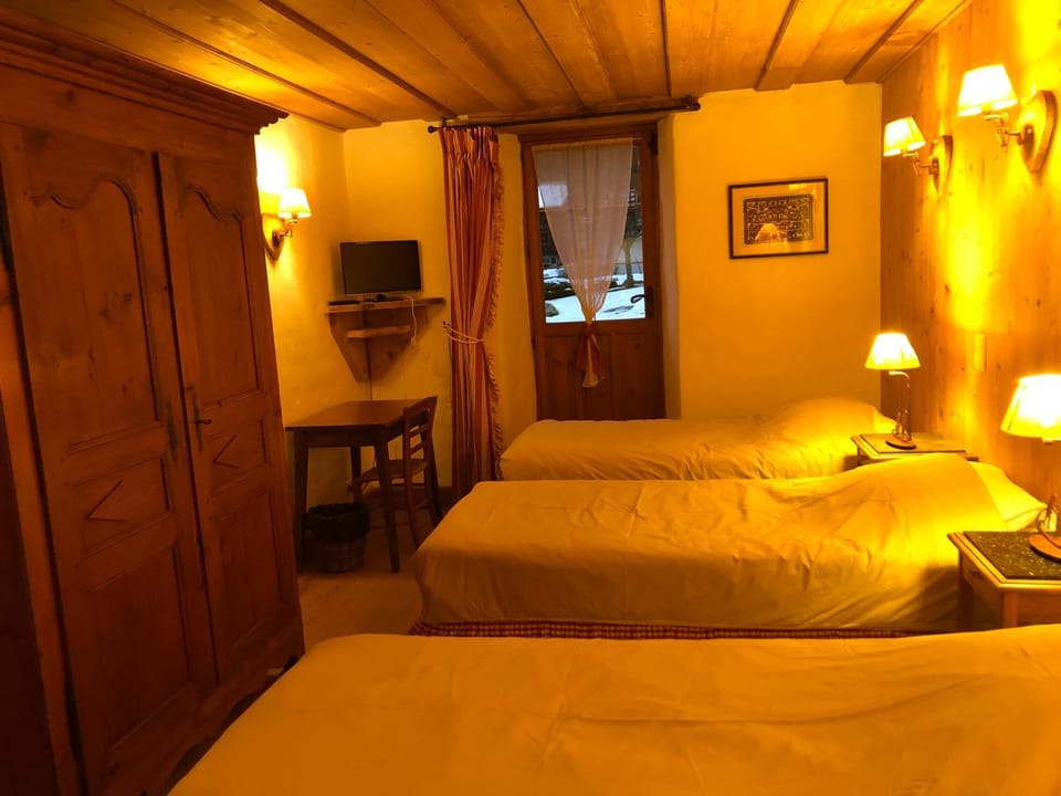 Chalet-Hôtel Neige et Roc, The Originals Relais Hotel in Samoëns