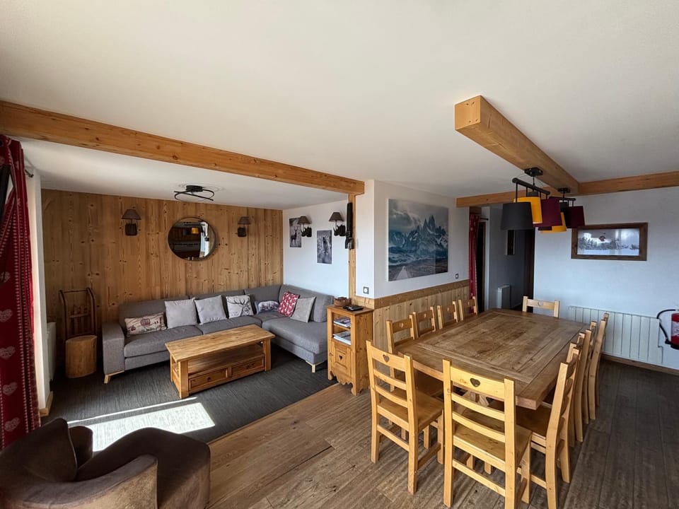 Lounge or bar, Dining area