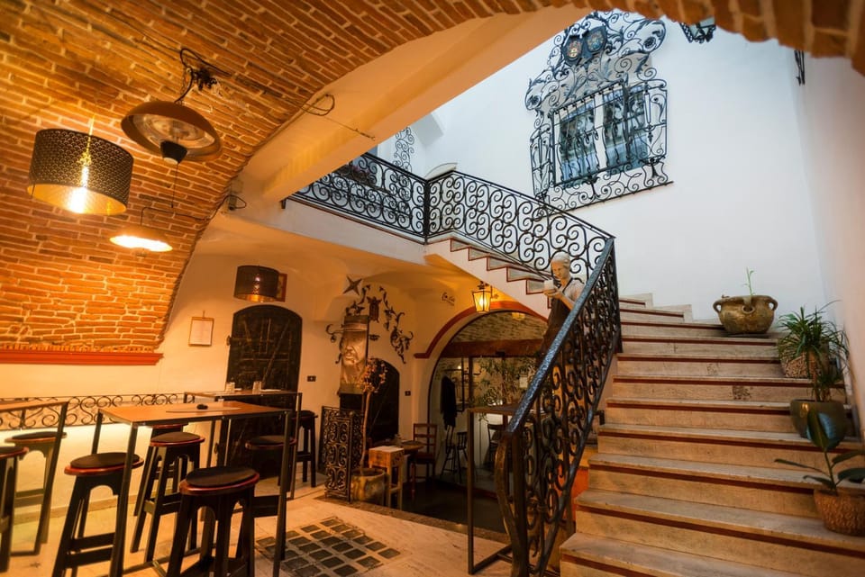 Property building, Patio, Restaurant/places to eat