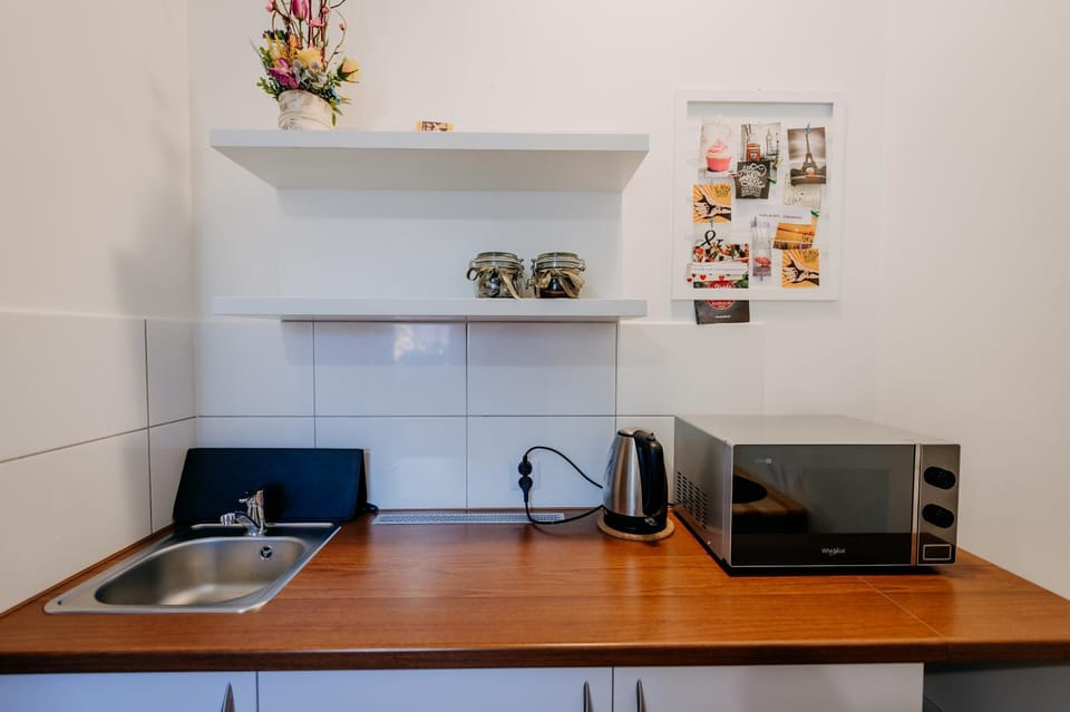 Coffee/tea facilities, Kitchen or kitchenette
