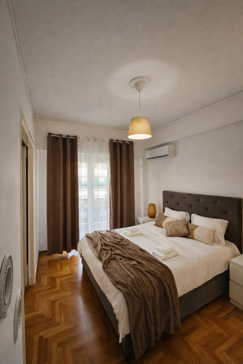 Elegant Apartment near Acropolis Walk to Plaka & Metro Apartment in Athens