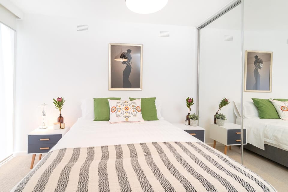 Bright & Modern 2 Bed in St Kilda East Apartment in Melbourne