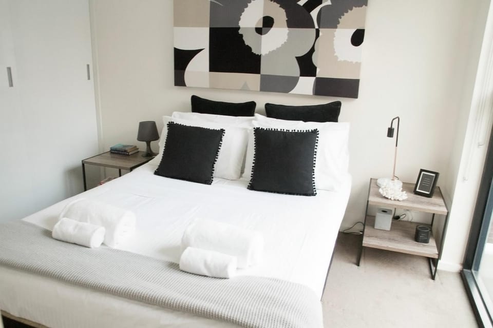 Charming 2 Bedroom Apartment In Richmond Close to MCG Apartment in Abbotsford