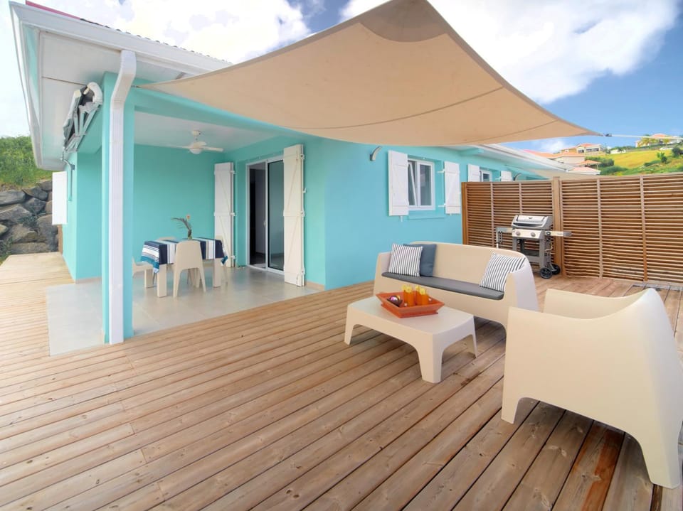 Property building, Patio, Facade/entrance, View (from property/room), Dining area