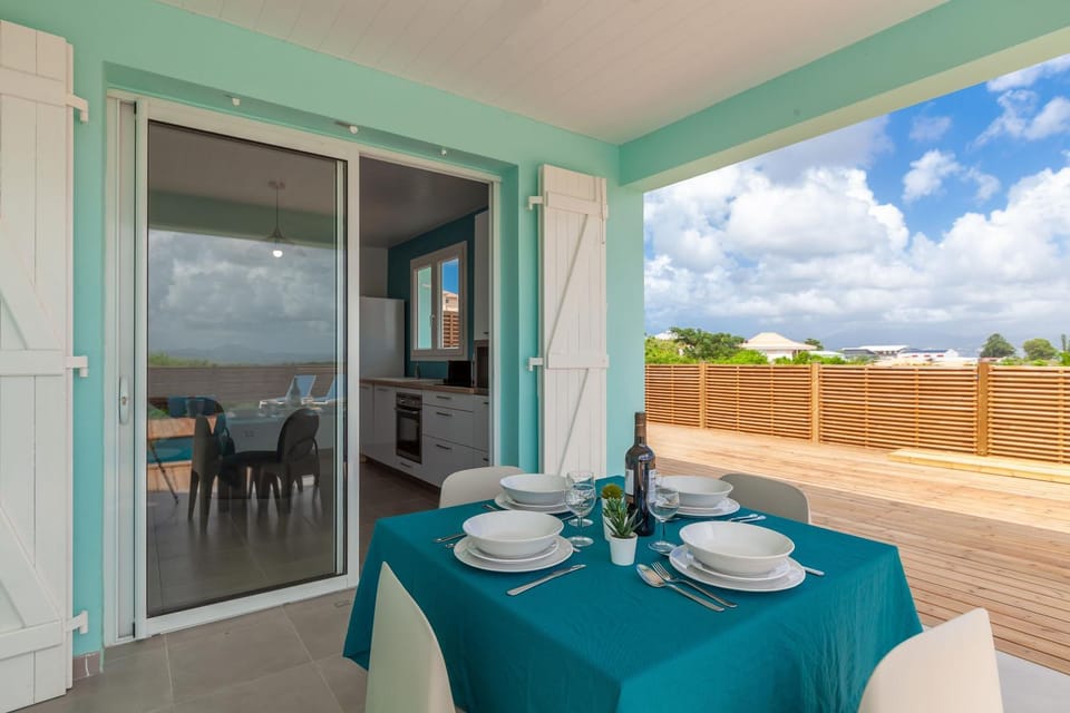 Property building, Patio, Dining area