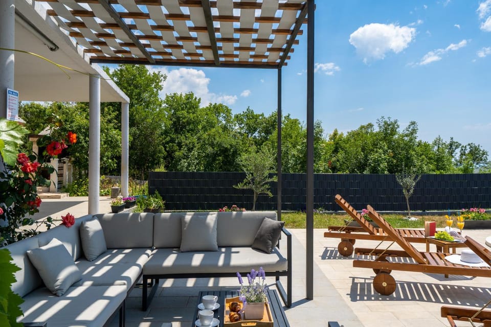 Balcony/Terrace, Garden view
