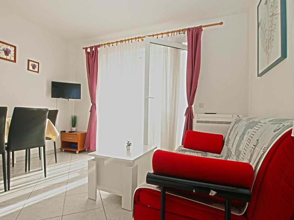 Apartments Mira 1978 Apartment in Istria County