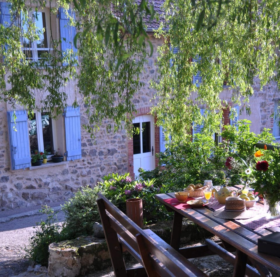 la Ferme aux abeilles Bed and Breakfast in Auvergne-Rhône-Alpes
