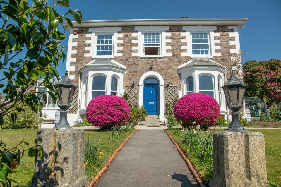 Property building, Garden, Garden view