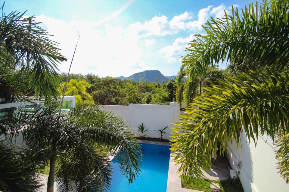 Mountain view, Pool view, Swimming pool, Swimming pool