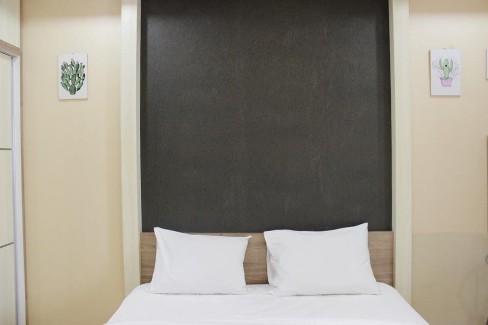 Minimalist Studio Gateway Apartement Ahmad Yani Cicadas By Travelio Apartment in Bandung
