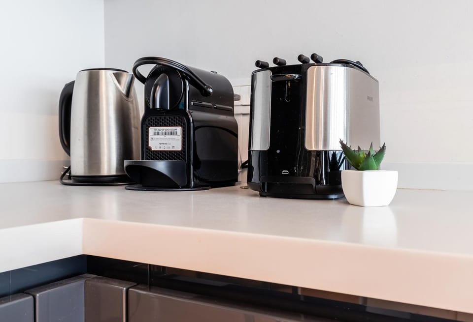 Coffee/tea facilities, Kitchen or kitchenette