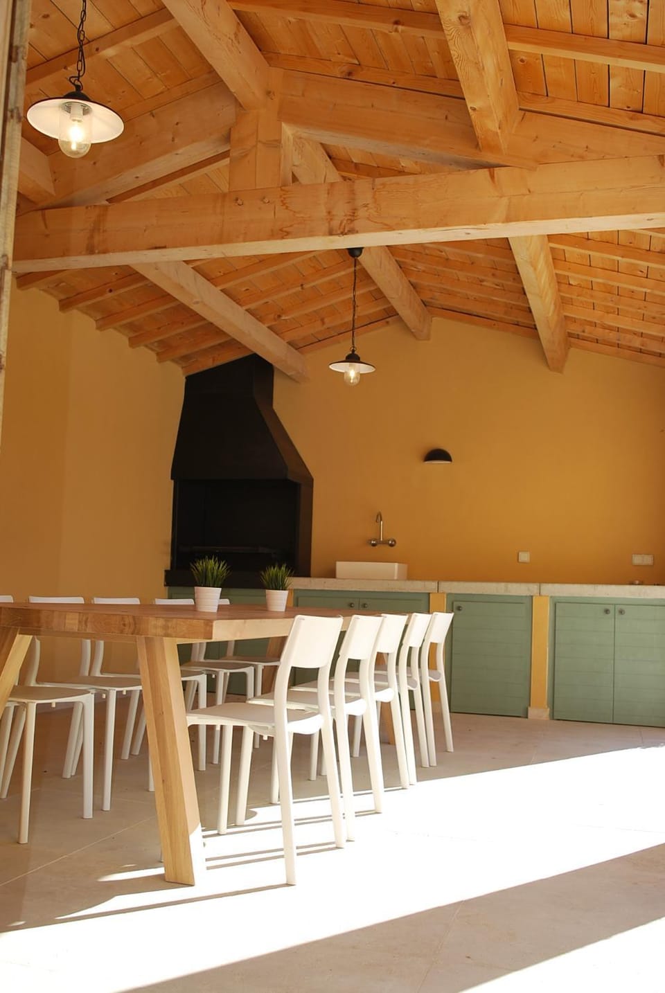 BBQ facilities, Balcony/Terrace, Dining area