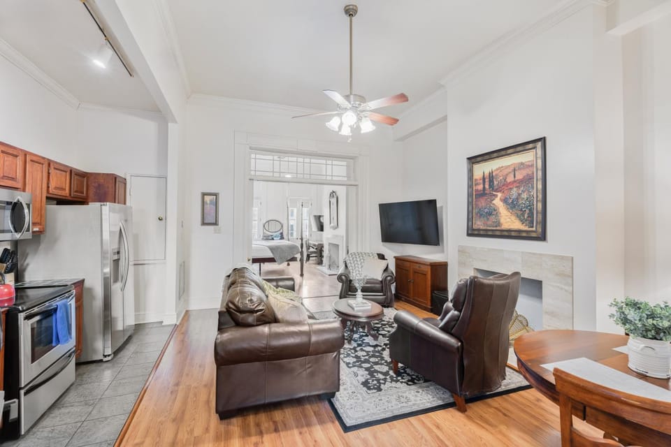 Kitchen or kitchenette, Living room, Dining area