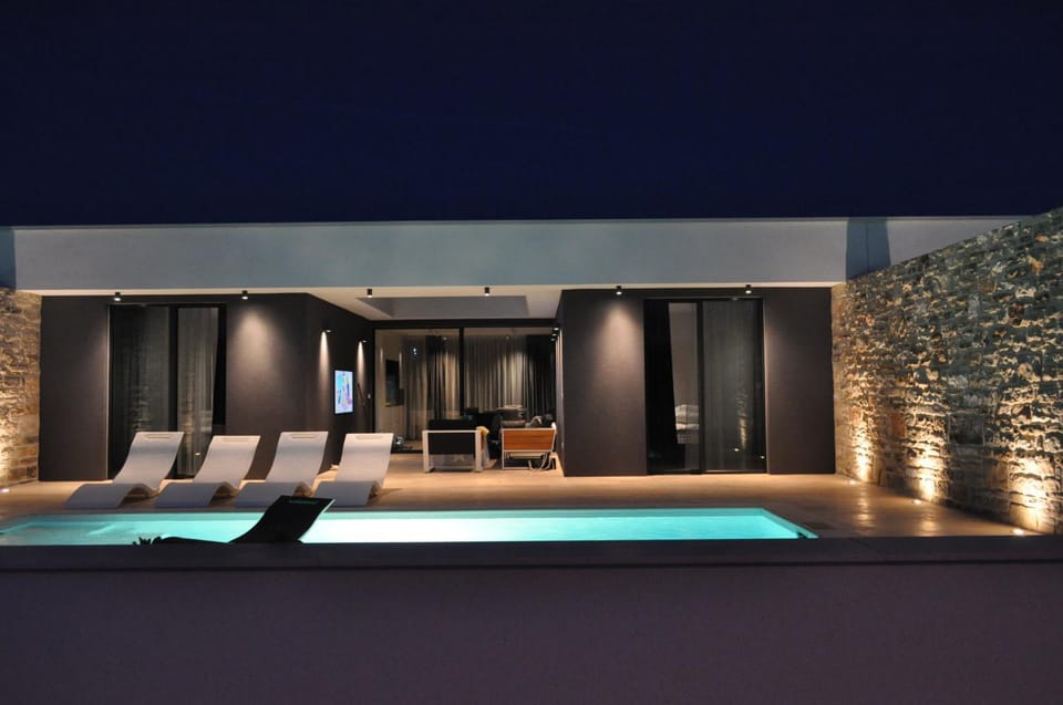 Seating area, Swimming pool
